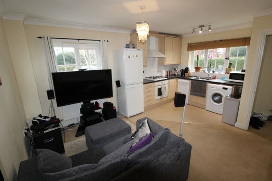 1 bedroom house in Reading - Share to Buy