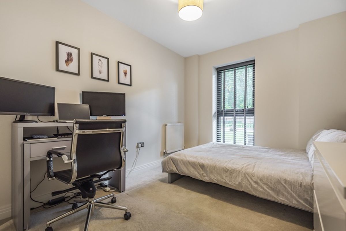 AL7 1GR 2 bedroom apartment in Welwyn Garden City Share to Buy